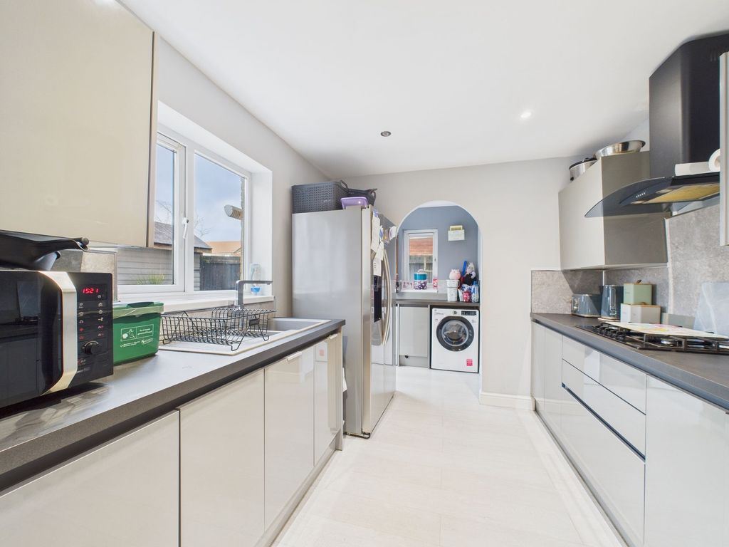 Property photo 3 of 33