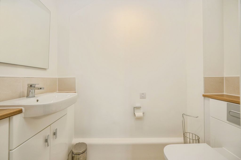 Additional image 7 of 2 bed flat for saleStowe Place, Lichfield WS13