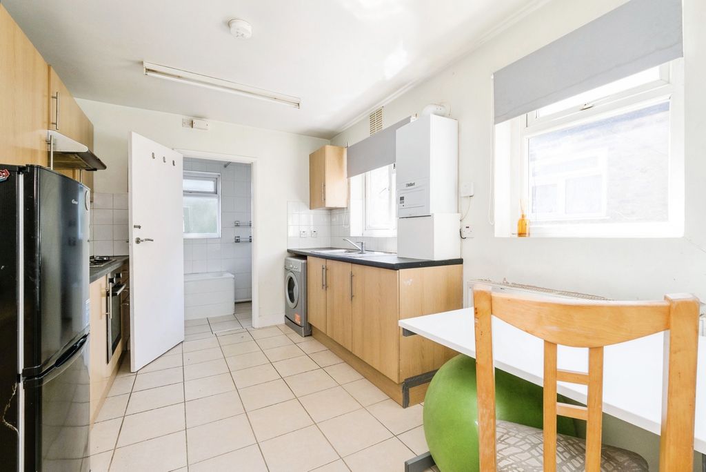 Property photo 3 of 17 Pbox-Img.Jpg