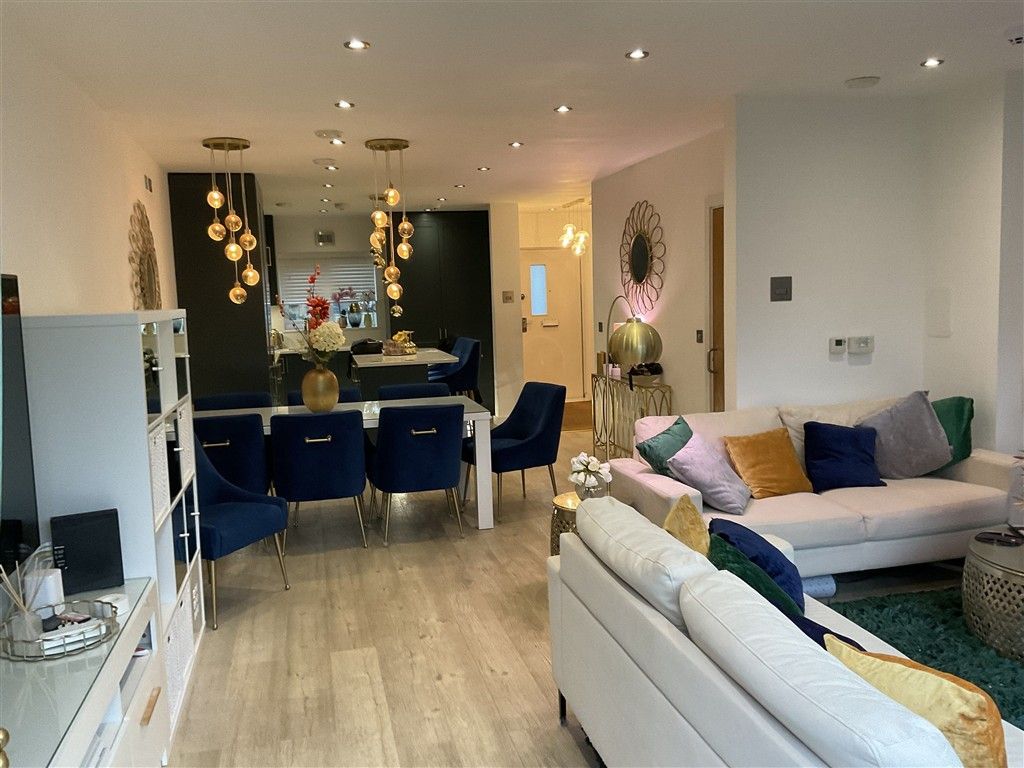 Property photo 3 of 9 Lounge/Diner