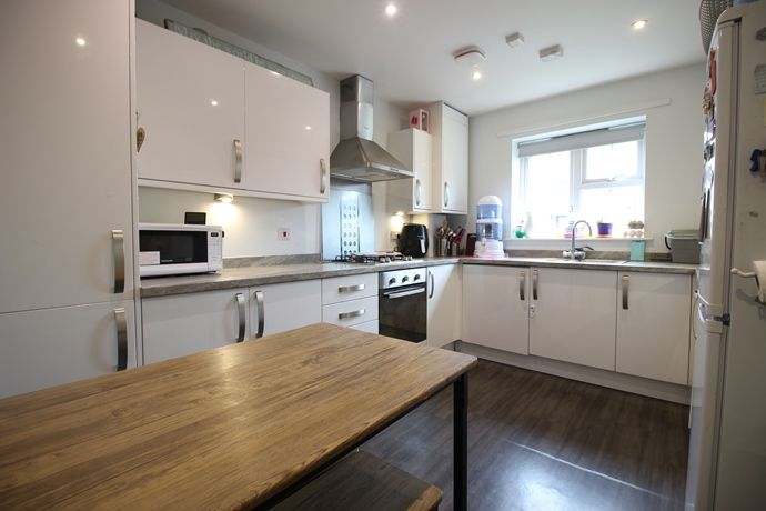 Property photo 3 of 14 Kitchen 