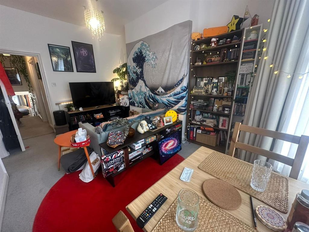 Property photo 3 of 10 8.Jpg