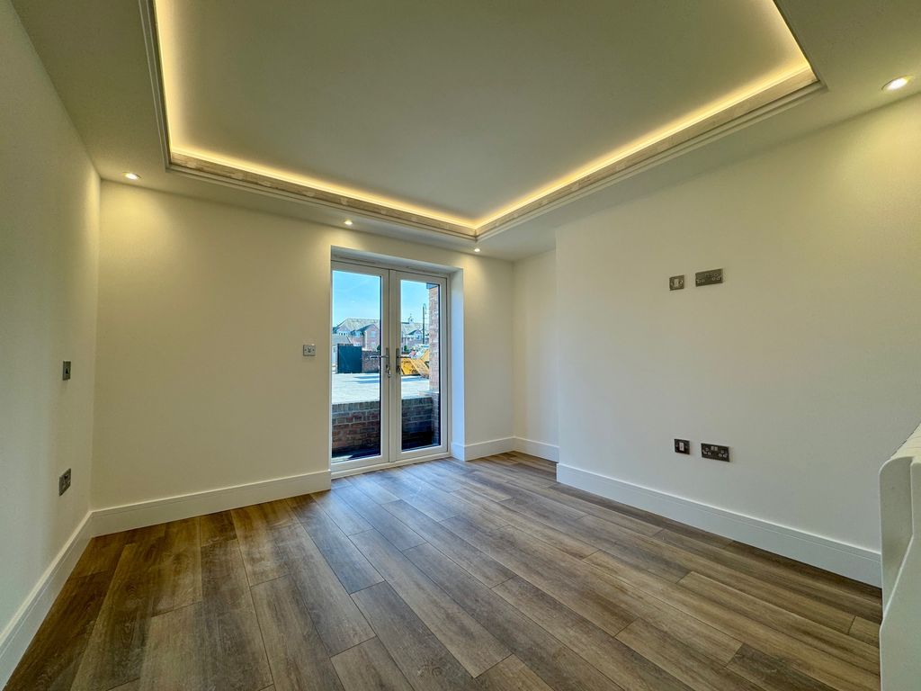 Property photo 2 of 15 Image