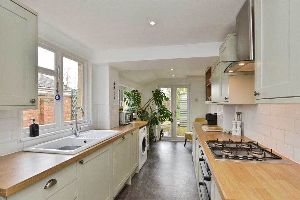 Property photo 2 of 20