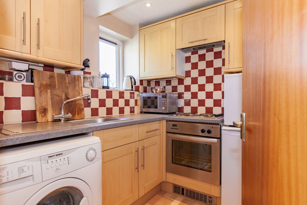 Property photo 2 of 8 128216