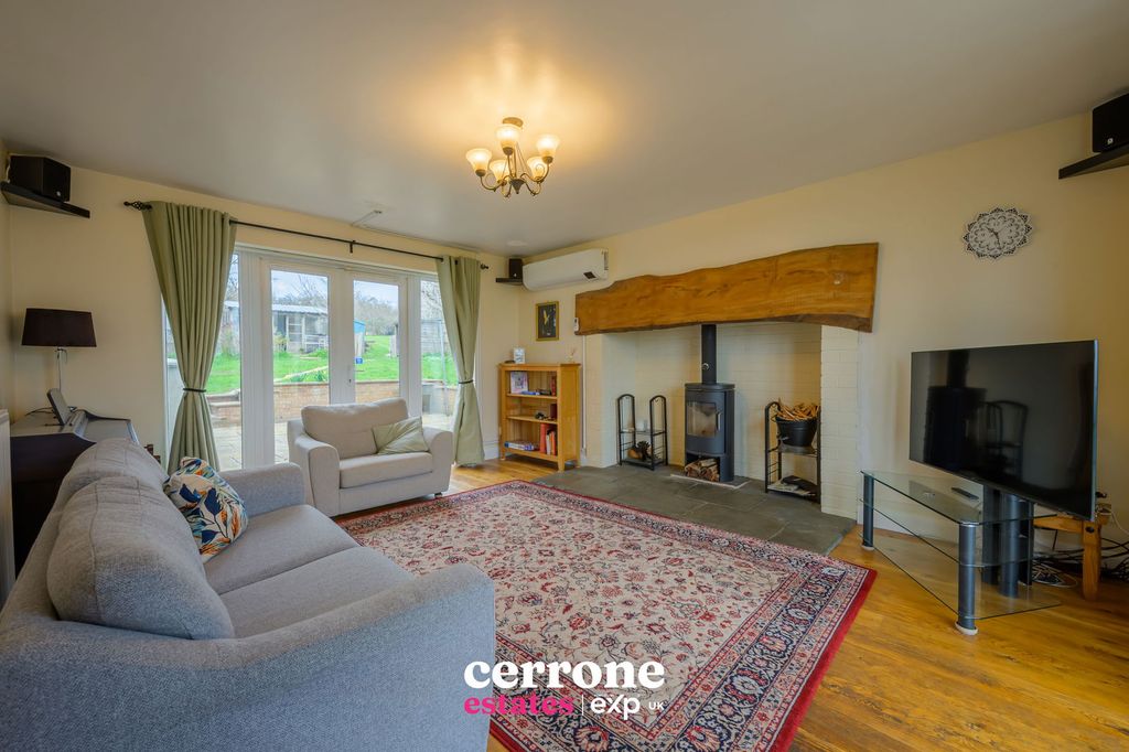 Property photo 2 of 28