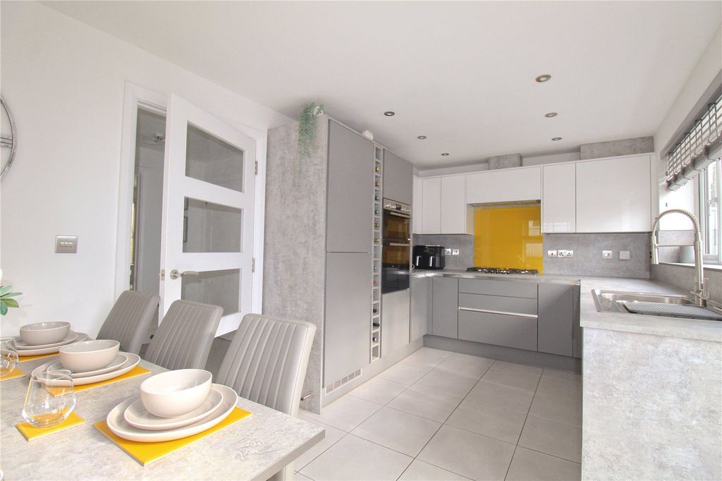 Property photo 3 of 14 Picture No. 13