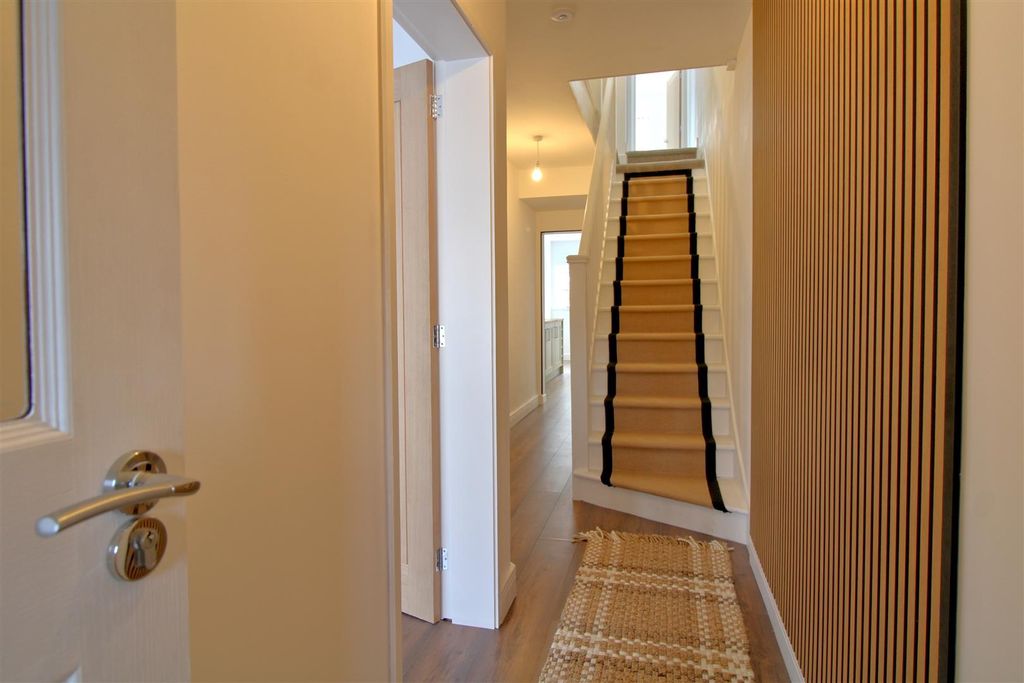 Property photo 2 of 35 Entrance Hallway