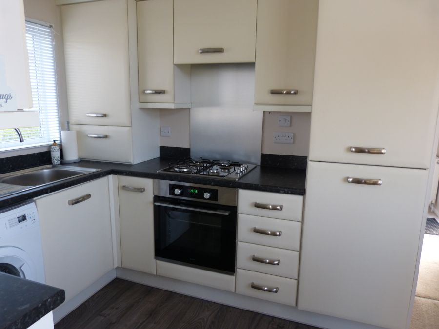 Property photo 3 of 15 Kitchen