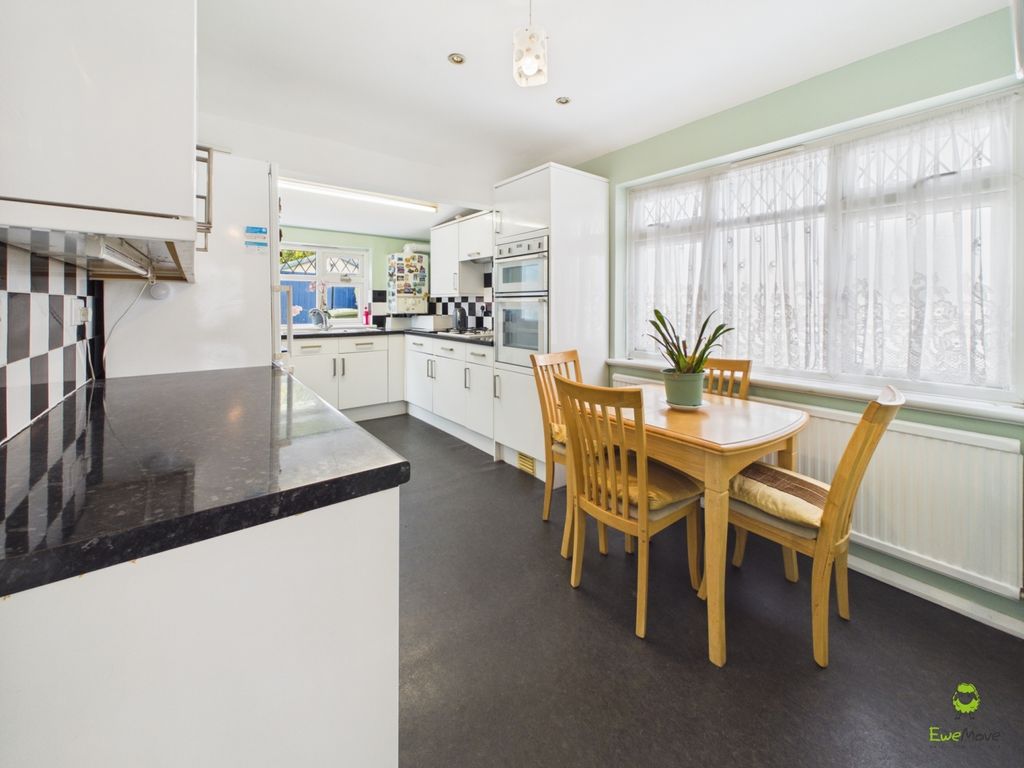 Property photo 3 of 21 Presented By Clinton At Ewemove Bexleyheath And Da