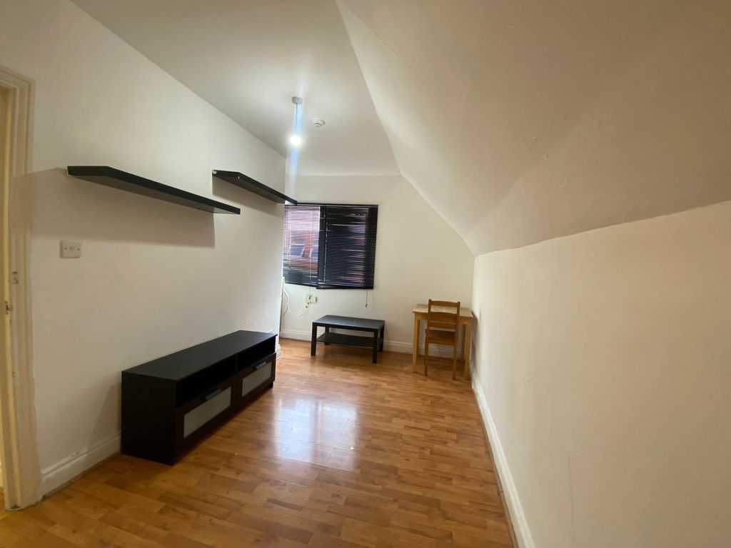 Property photo 1 of 3