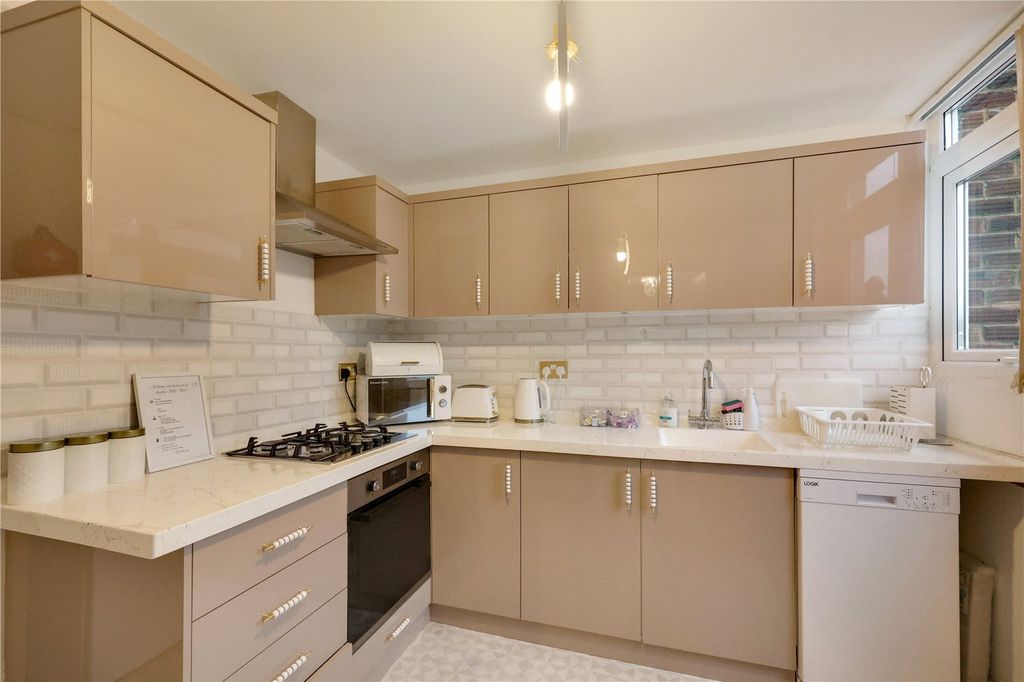 Property photo 2 of 18 Picture No. 05