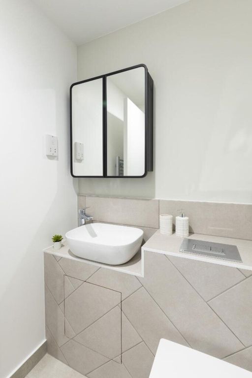 Property photo 3 of 22 Bathroom