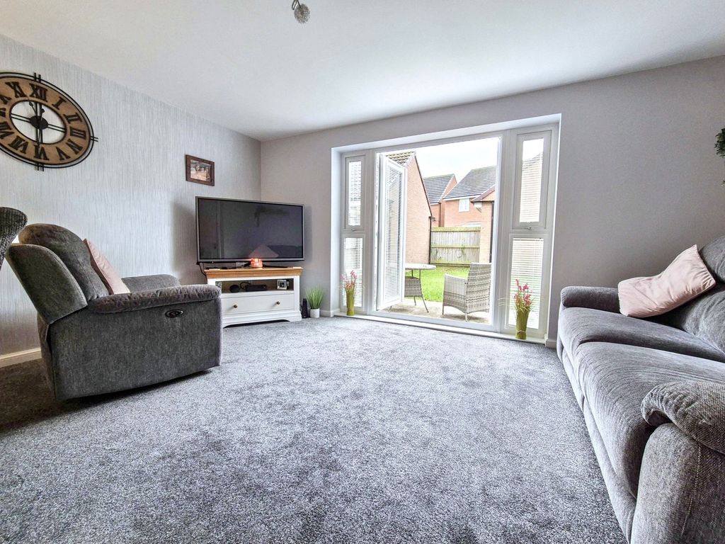 Property photo 2 of 28