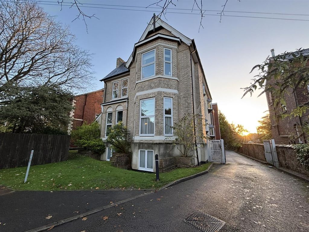 Property photo 1 of 22 External