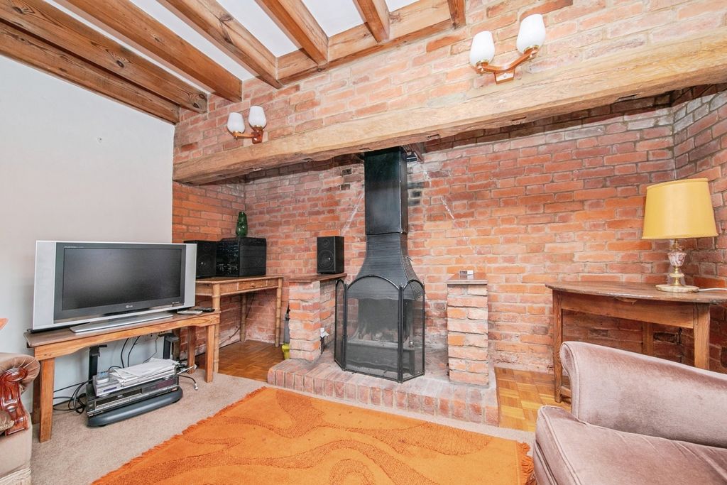Property photo 2 of 17 Photo