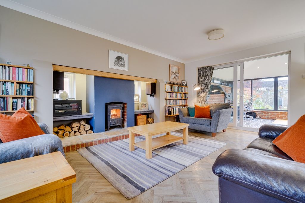 Property photo 3 of 27 4518844