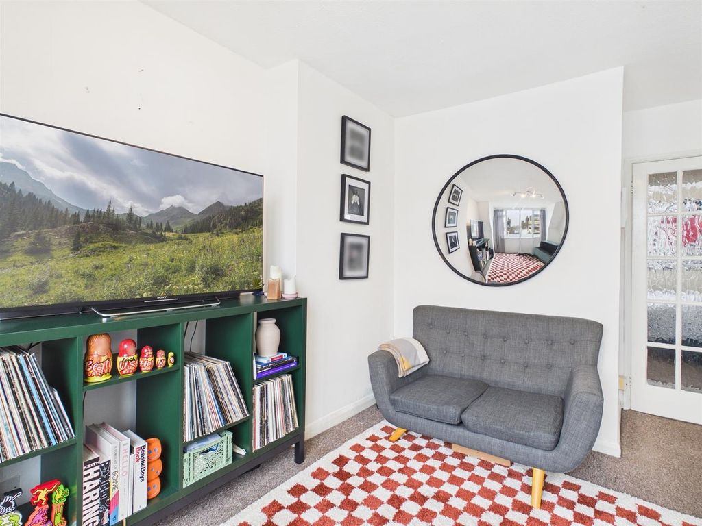 Property photo 2 of 12 Cam01968G0-Pr0250-Still002 Edit.Jpg