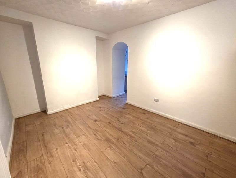 Property photo 3 of 24 Photo 4