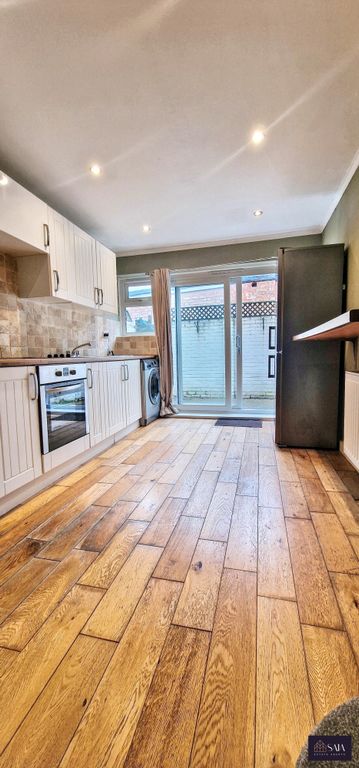 Property photo 1 of 9 Photo 9