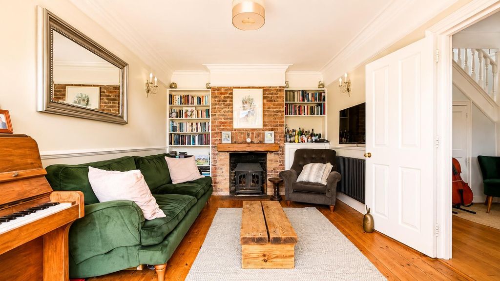 Property photo 3 of 34