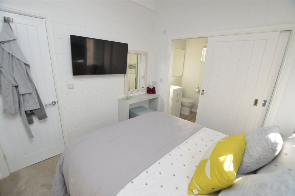 Property photo 3 of 13 Picture No. 10