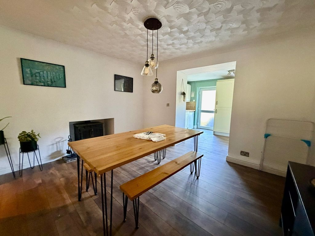 Property photo 3 of 37