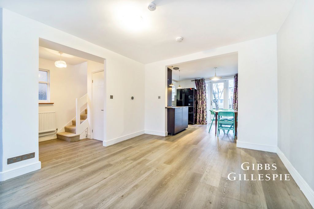 Property photo 2 of 13 Photo