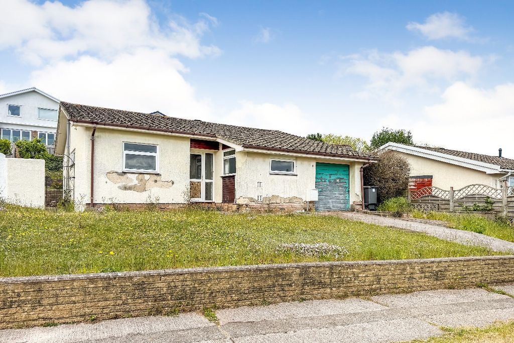 Property photo 1 of 17 5 Purbeck Avenue, Torquay, Tq2 6Ul