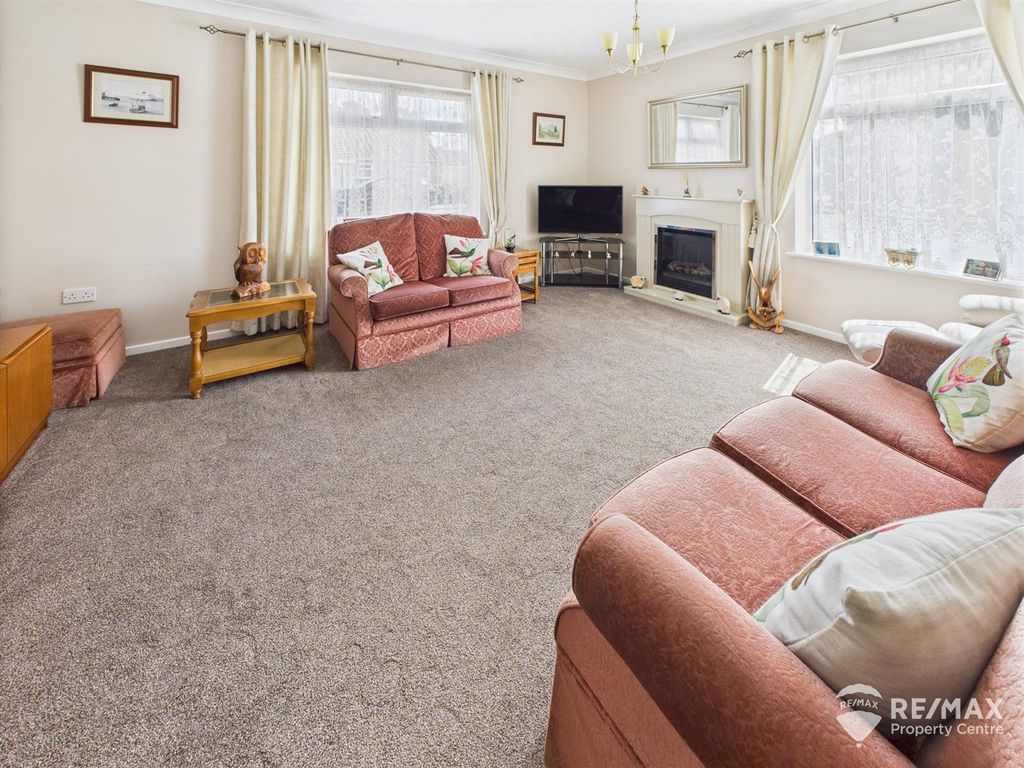 Property photo 3 of 18 Cam02842G0-Pr0242-Still002.Jpg