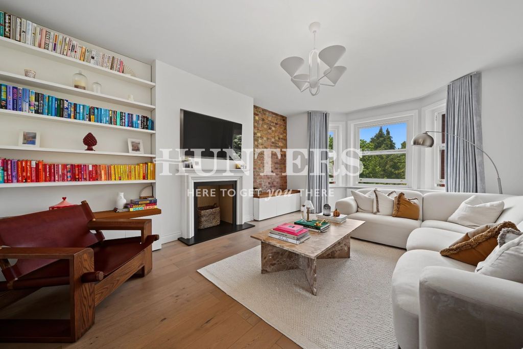 Property photo 1 of 12 Reception