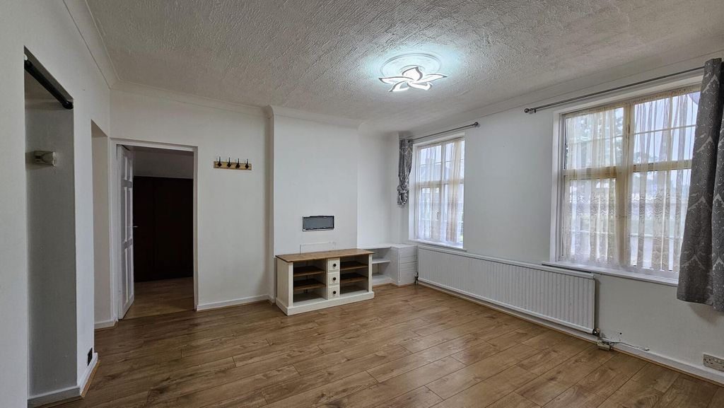 Property photo 2 of 10 Living Room