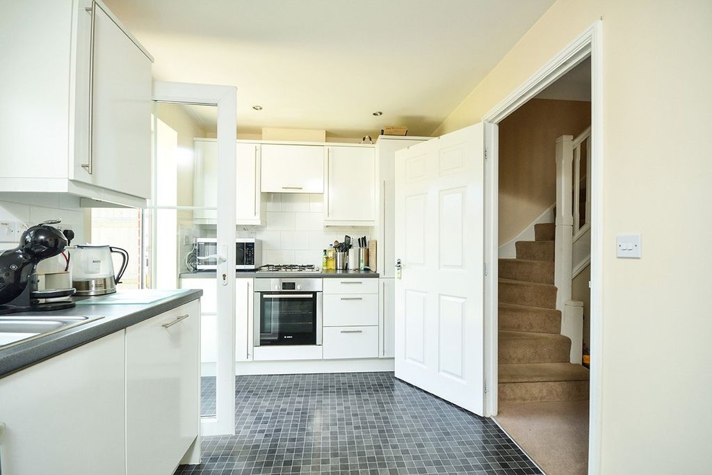 Property photo 2 of 10 Kitchen/Dining Room