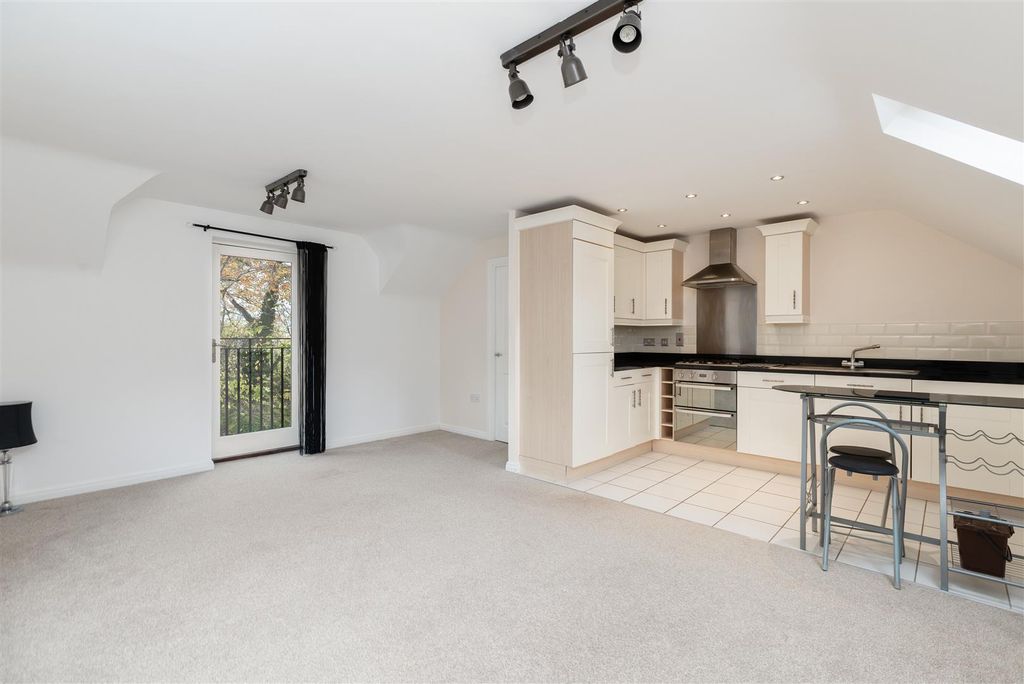 Property photo 2 of 15 Open Plan Living