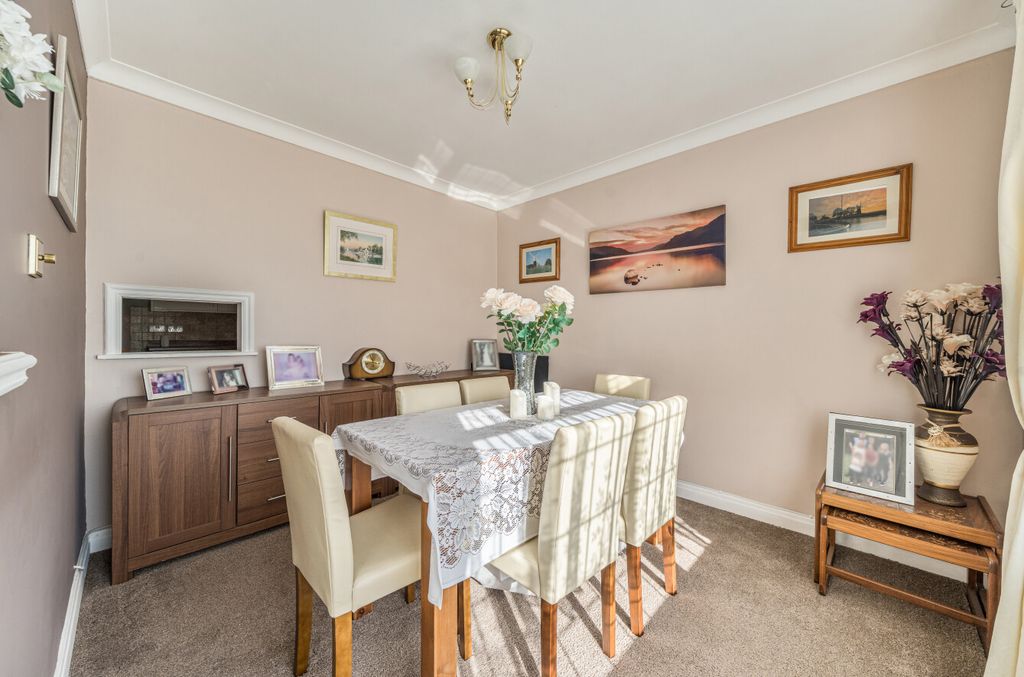 Property photo 2 of 18 2 - 1356439-9-68d666F...