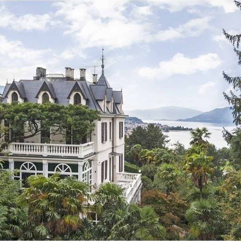 Property photo 1 of 17 Villa In Luino Overlooking Lake Maggiore, Lombardia