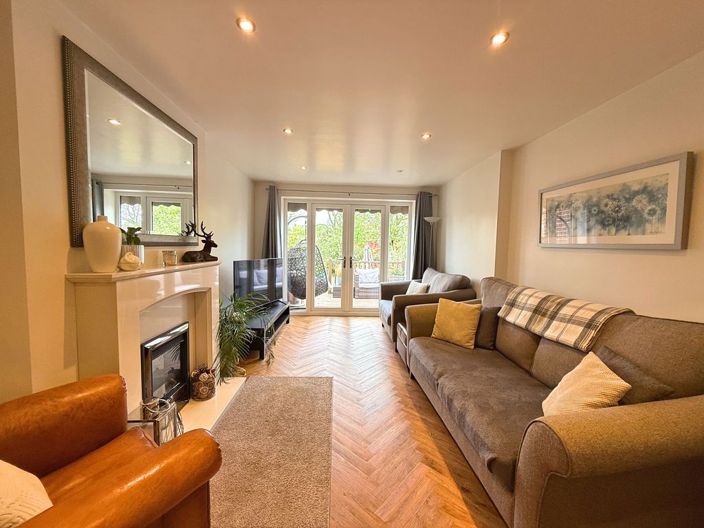 Property photo 3 of 33