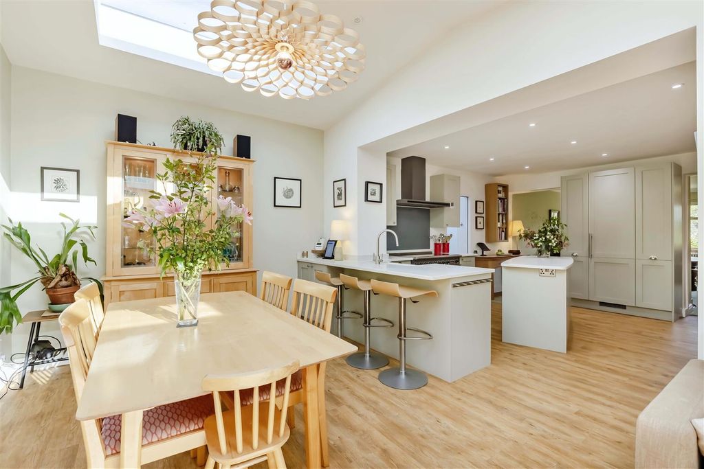 Property photo 2 of 35 Fourth Avenue_48.Jpg