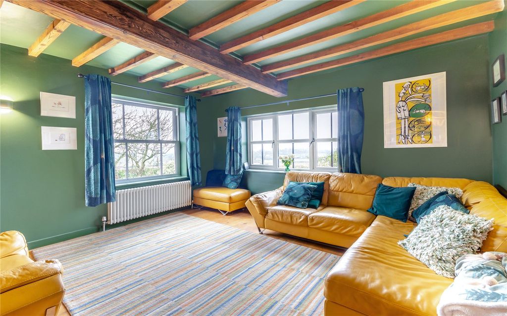 Property photo 3 of 26 Sitting Room