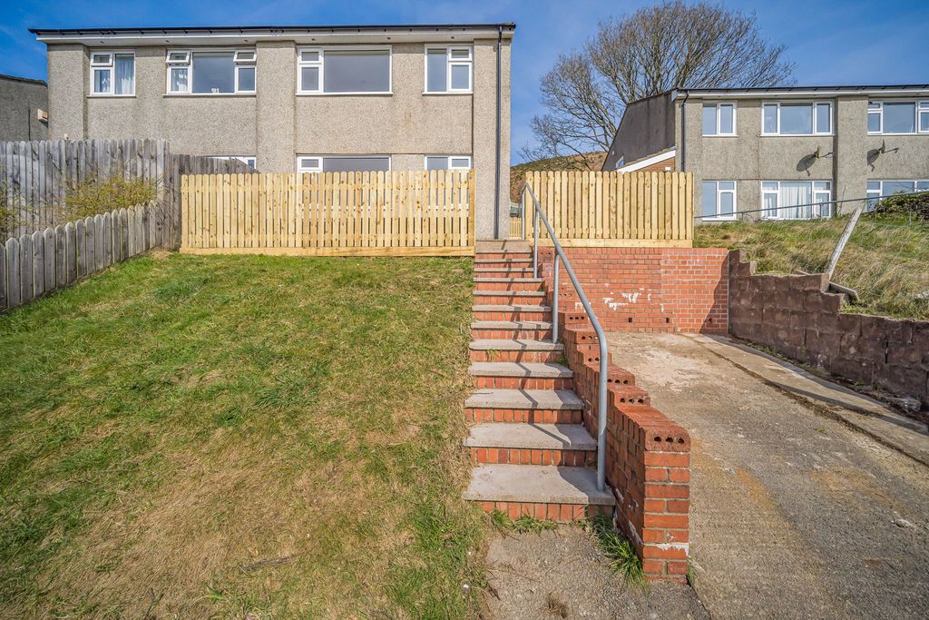 Property photo 3 of 34