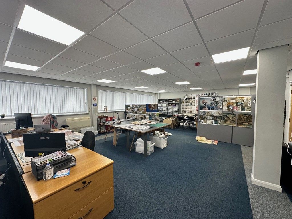 Property photo 2 of 4 Office