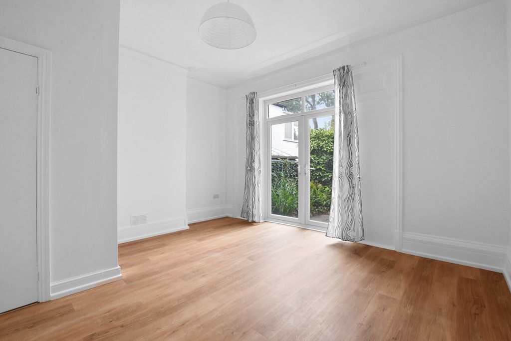 Property photo 3 of 13 Photo 12