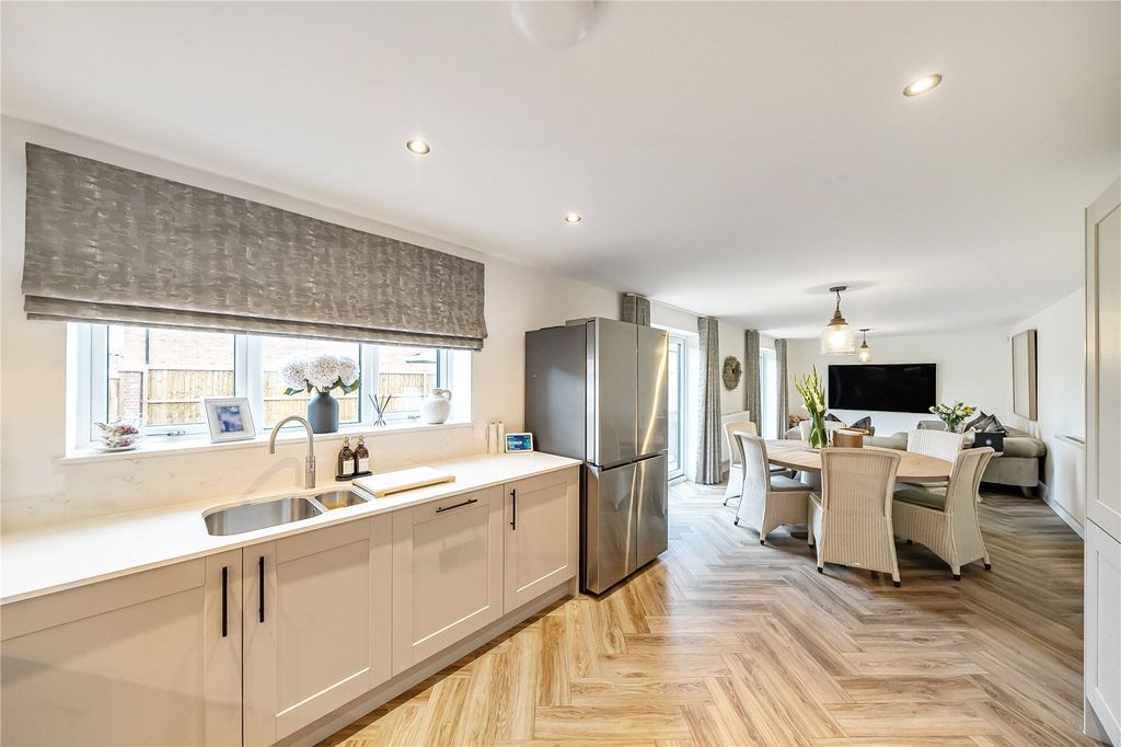 Property photo 3 of 26 Picture No. 21