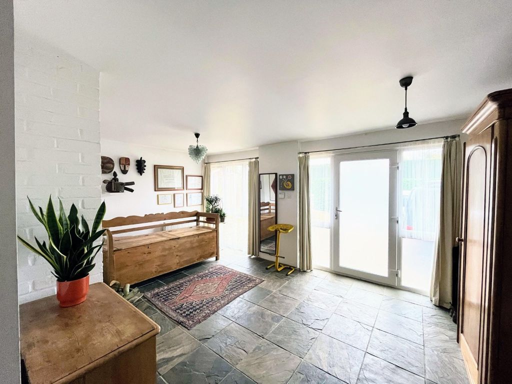 Property photo 2 of 40 3626146