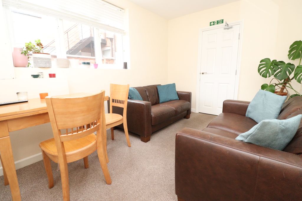 Property photo 3 of 13 Img_7733