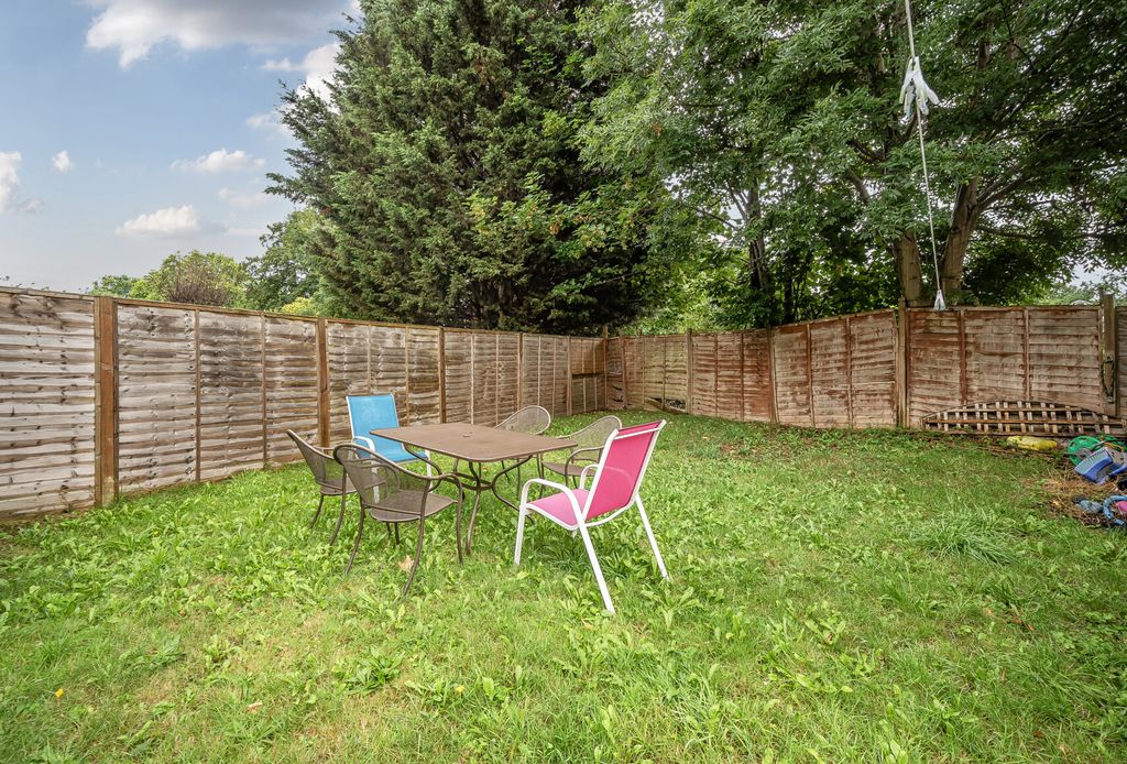 Property photo 2 of 9 1324682-6-688Ba59...