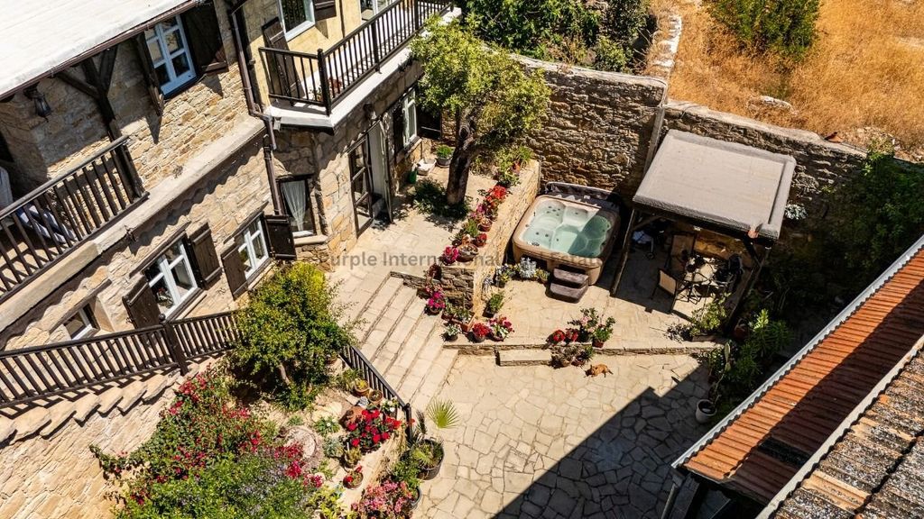 Property photo 2 of 36