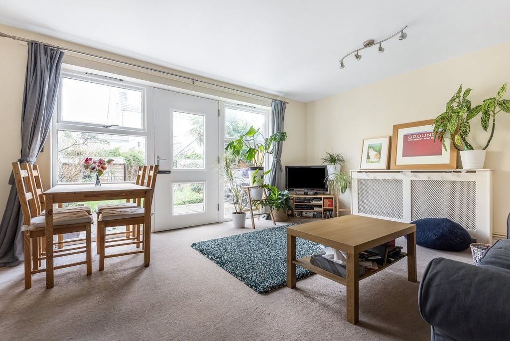 Property photo 1 of 8 792869 (2)