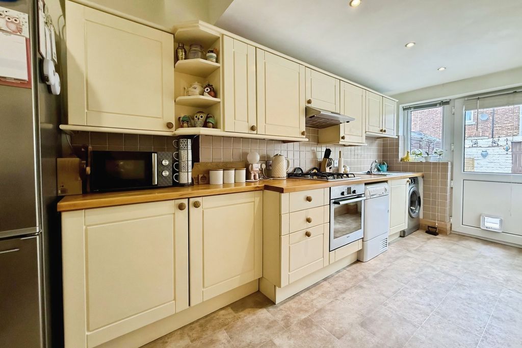 Property photo 3 of 12 Kitchen/Diner