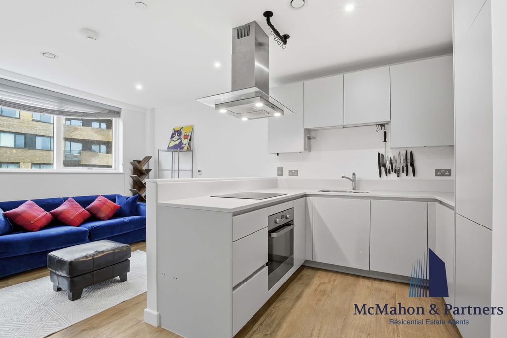 Property photo 1 of 18